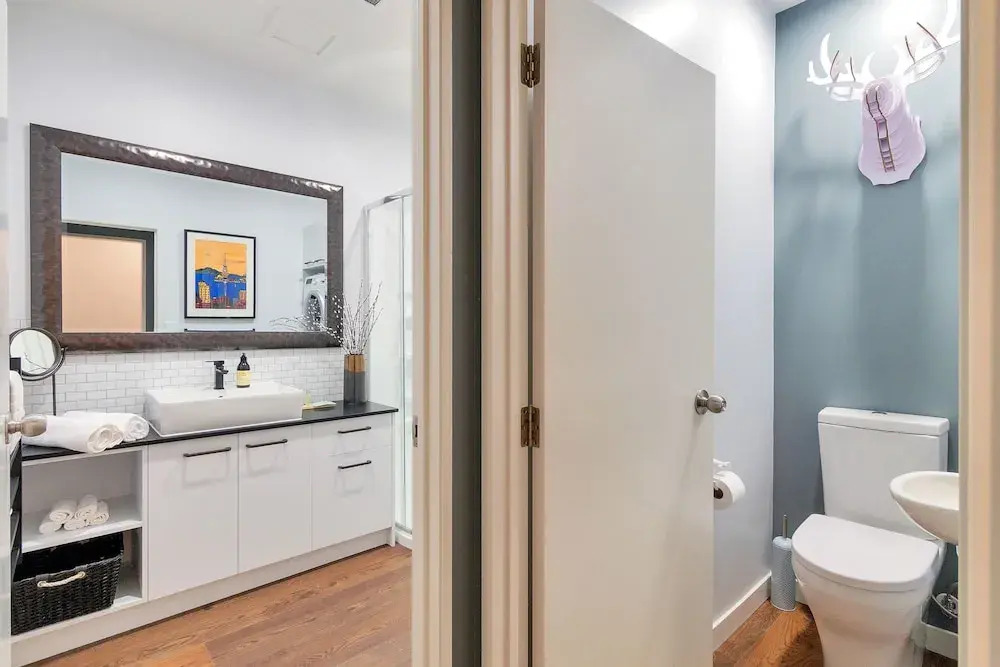 Chic & Stylish Apartment with Parking