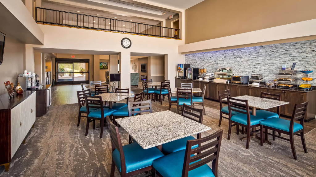 Best Western Plus Yadkin Valley Inn & Suites