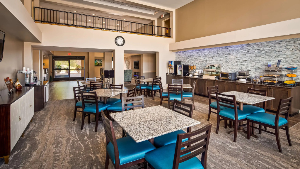 Best Western Plus Yadkin Valley Inn & Suites