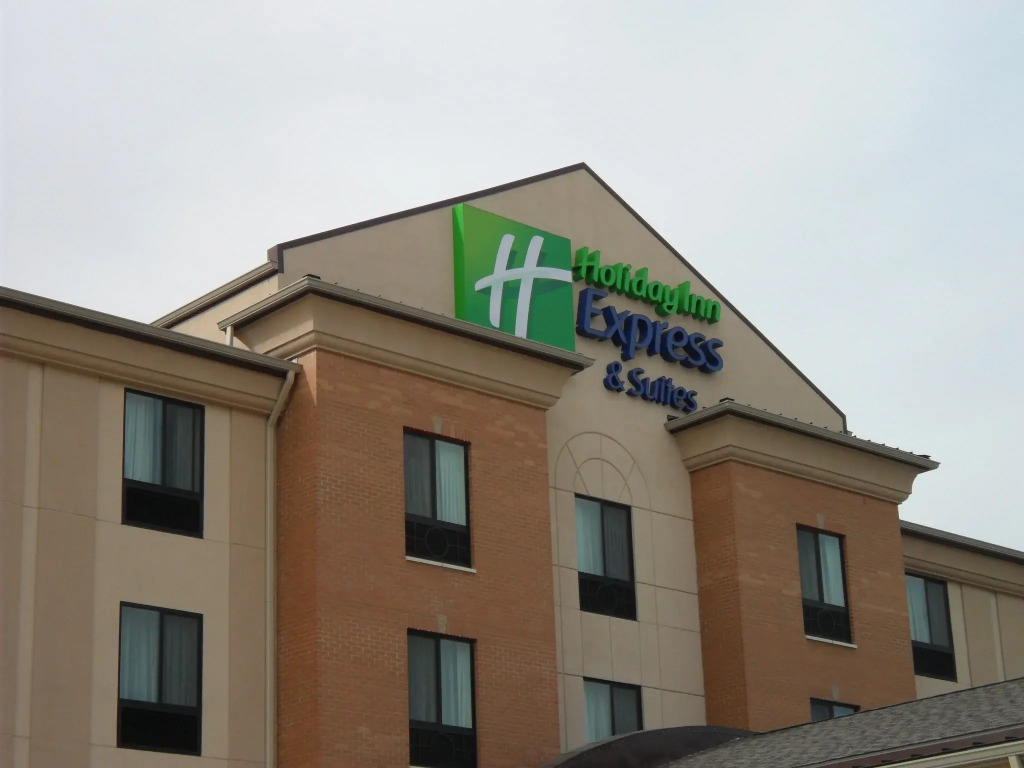 Holiday Inn Express and Suites Urbandale Des Moines by IHG
