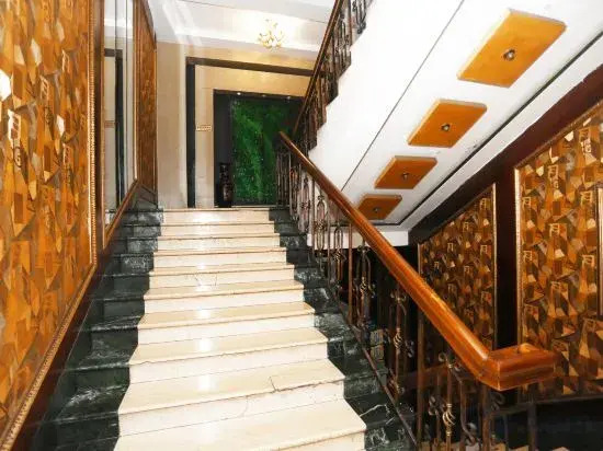 Huiqun Business Hotel