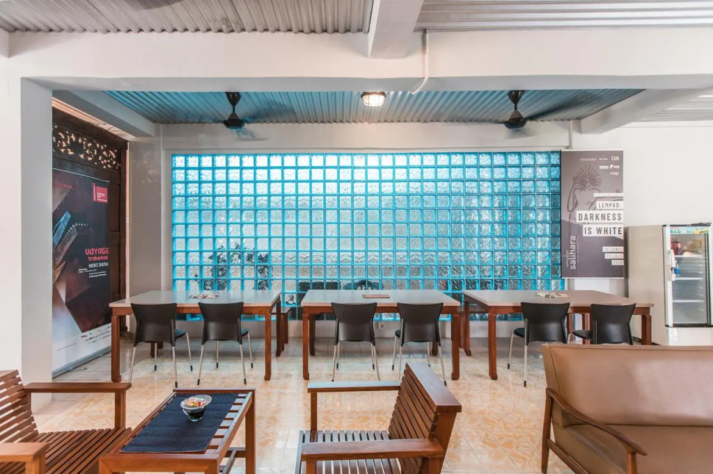 OYO 1001 Pulo Art Space Near Ciranjang ENT Hospital