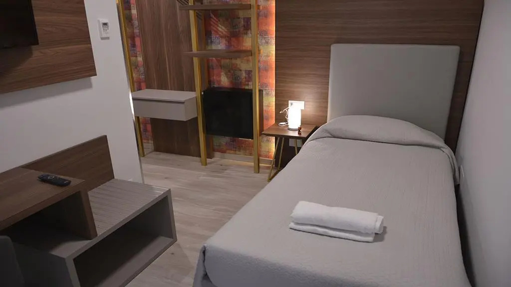 8room Hotel