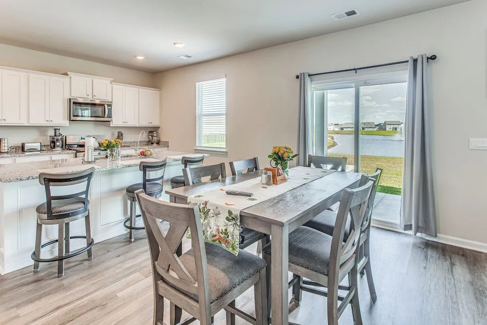 2 Mi to Golf: Myrtle Beach Home w/ Pool Access!