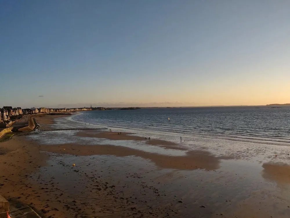 Apartment With 2 Bedrooms in Saint-malo, With Wonderful sea View, Furnished Balcony and Wifi