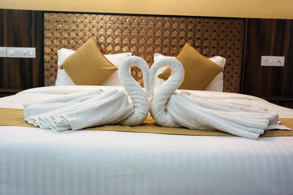 Hotel Kochi Crown