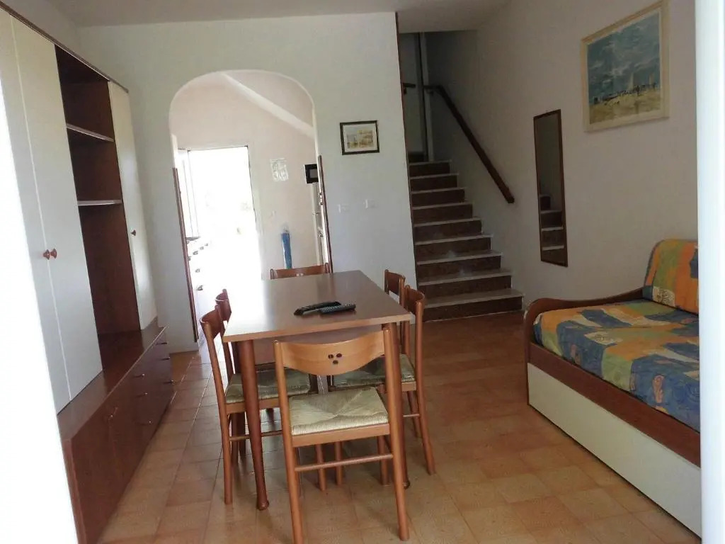 Terraced house with private garden