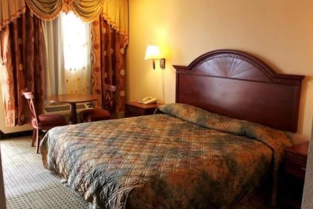 Summit Inn Hempstead