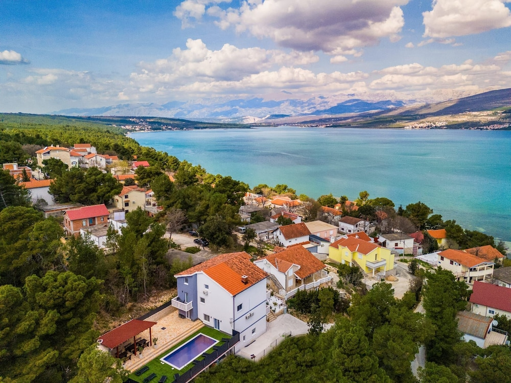 Villa Ivanovi Dvori