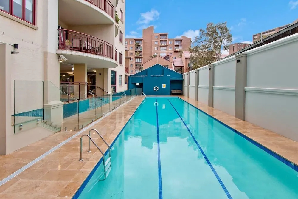 Studio Apt With Balcony & Parking in Surry Hills