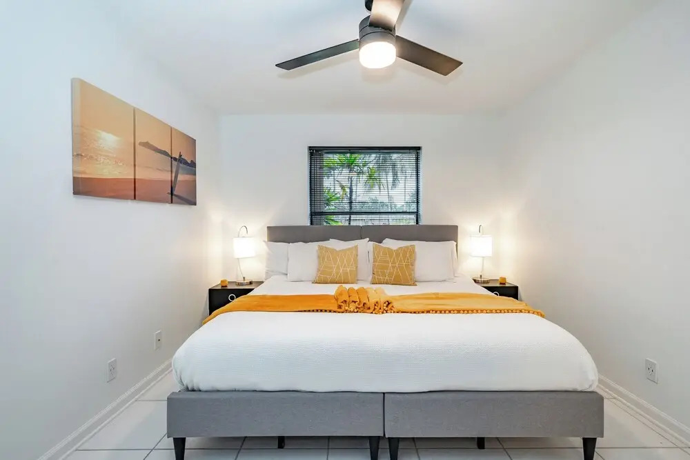 Fox Island Heated Spa - Downtown & Beach