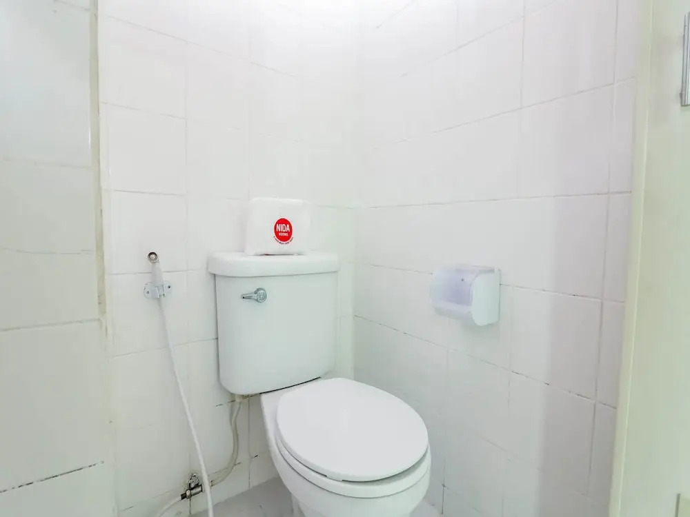 Nida Rooms Srichandon 12 Night Villa