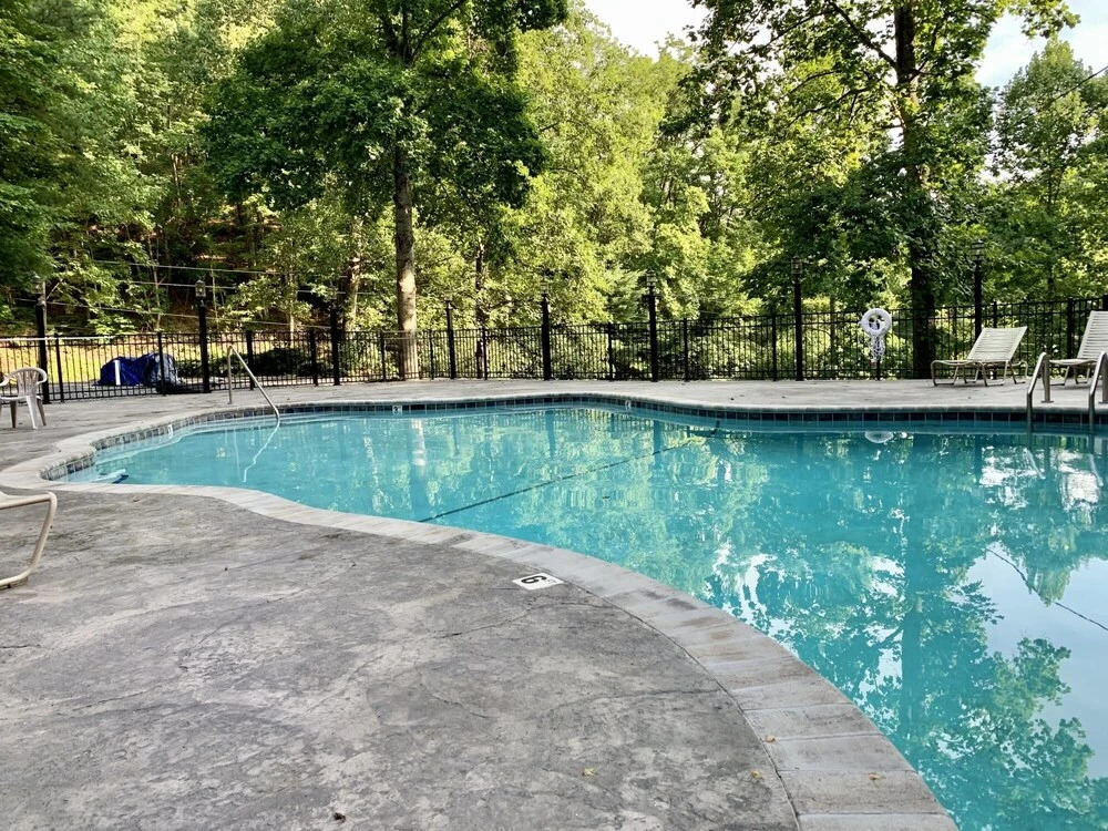 Grand Ole Mountain House: Hot Tub, Air Hockey, Arcade, Fire Pit, Nintendo Game Console