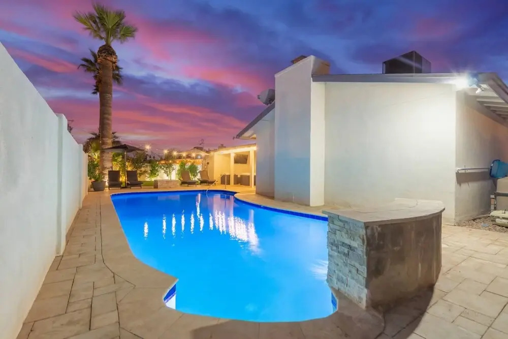 Desert Sands Heated Pool Firepit Old Town Putt Grn