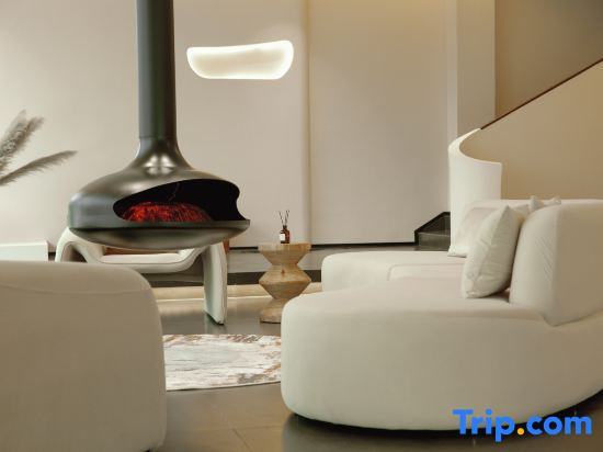 Tingshan Jiaoxia · Homestay: A Designer Riverside Mountain-View Retrea