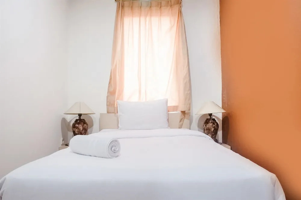 Cozy and Spacious Apartment at Thamrin Residence near to Sudirman