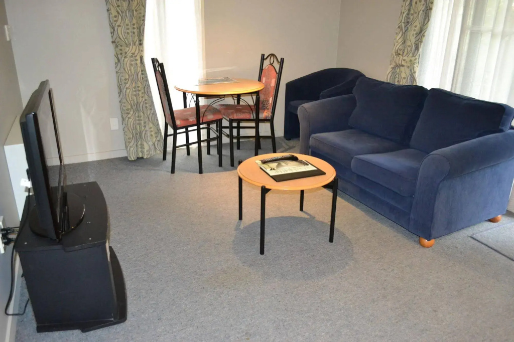 Courtesy Court Motel