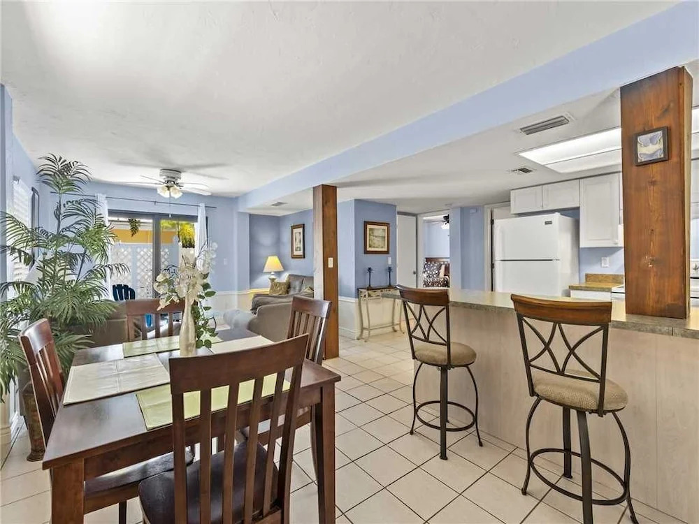 Captain Moore House 1 Two Bedroom Home