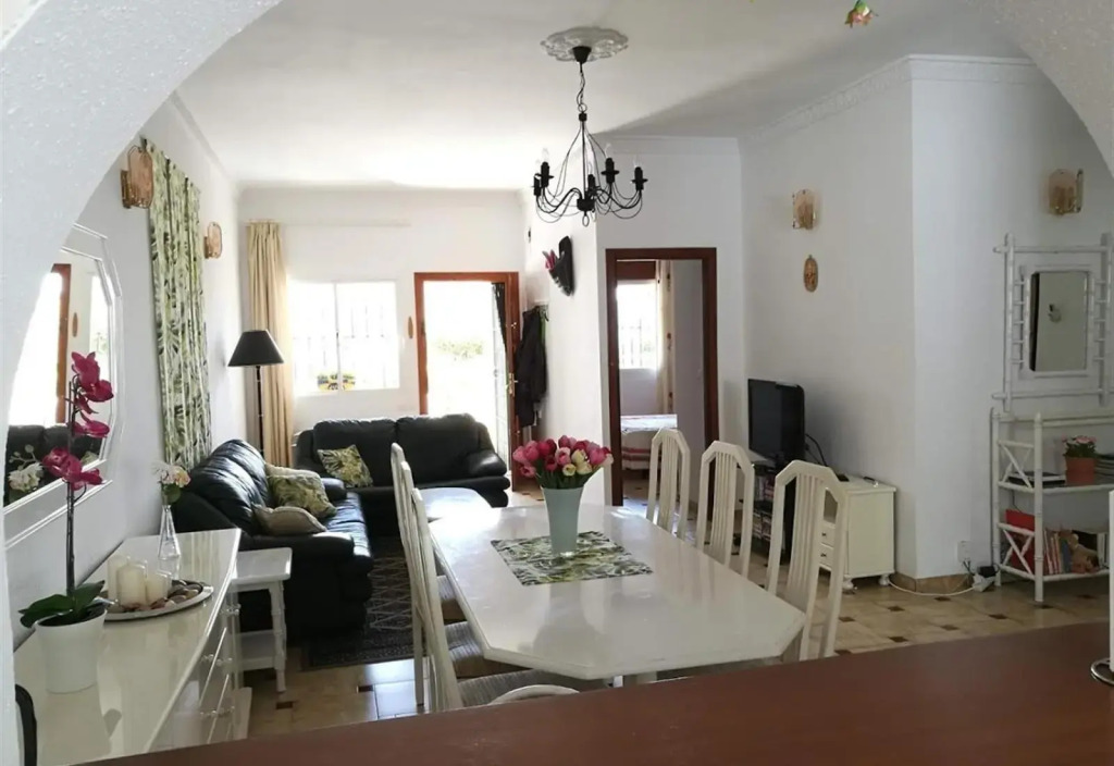 3 bedroom Spacious Apartment