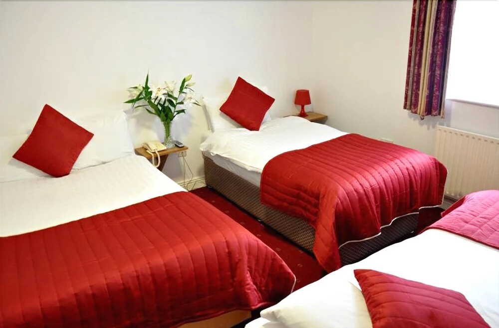 Maple Hotel