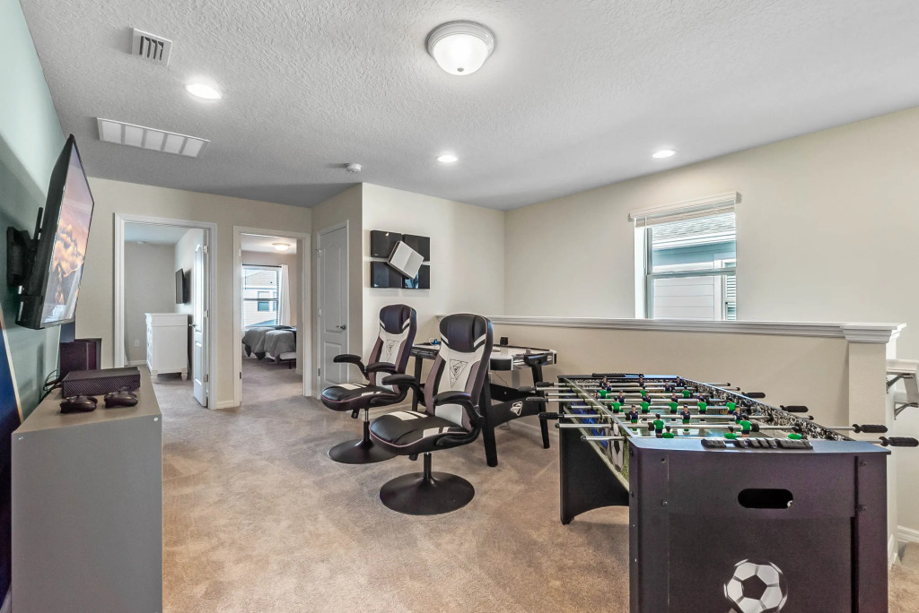 5 Bd 45 Ba Windsor At Westside 8928 Sa