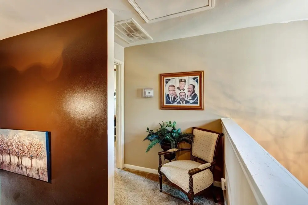 Beautiful 4 Bedroom Home by Redawning