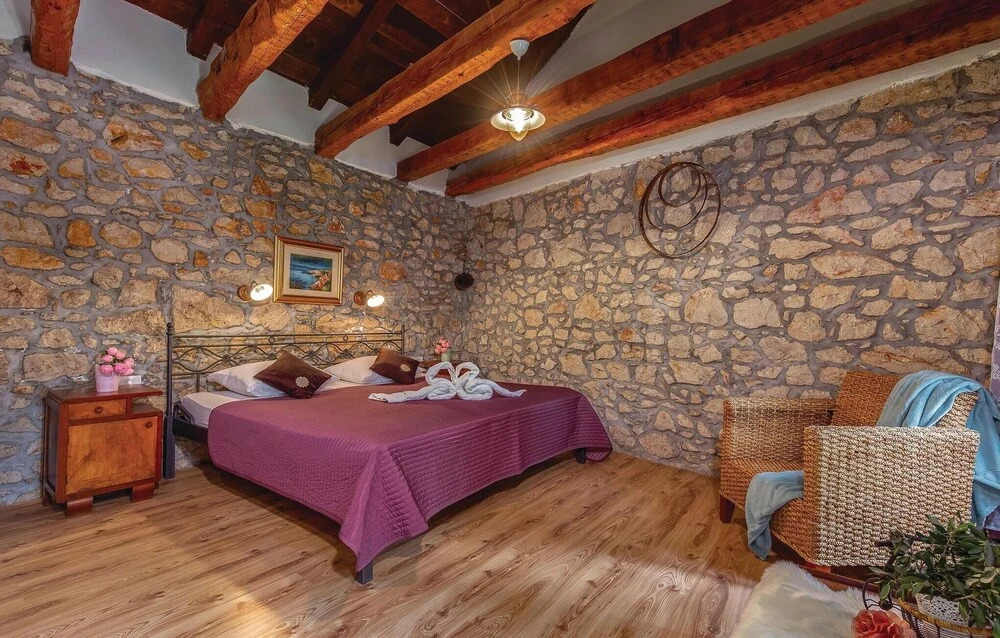 Awesome Home In Novi Vinodolski With Wifi
