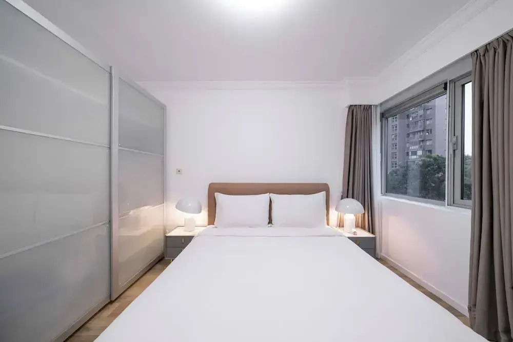 Tyms Elegant 4BR 2BA APT Changning