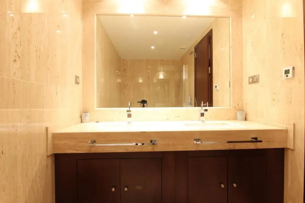 Medina Banus - Exquisite 2BR Apartment by Rafleys Near Puerto Banus, A/, Wifi