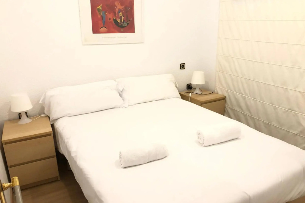 NEW! Apartment in Sarria near Metro