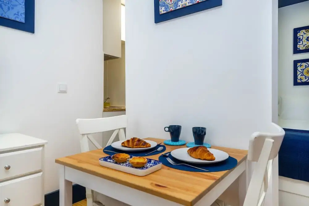 Central Minimalist 1-Bed Great To Explore Lisbon