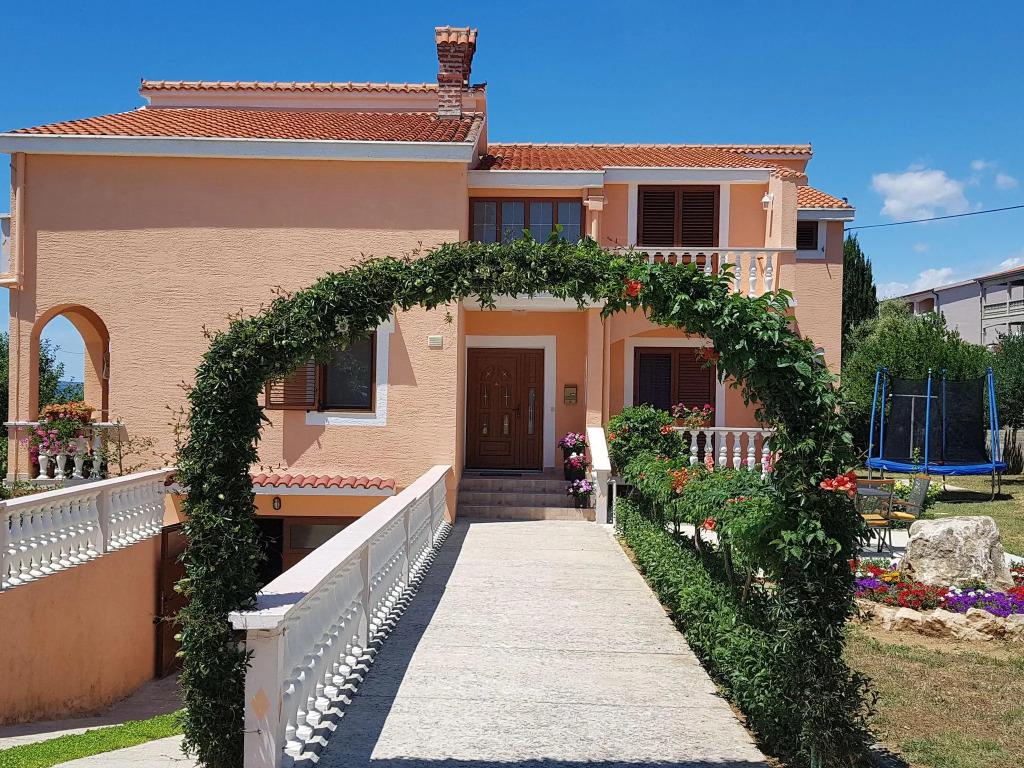 Apartment in Vrsi Near the Sea
