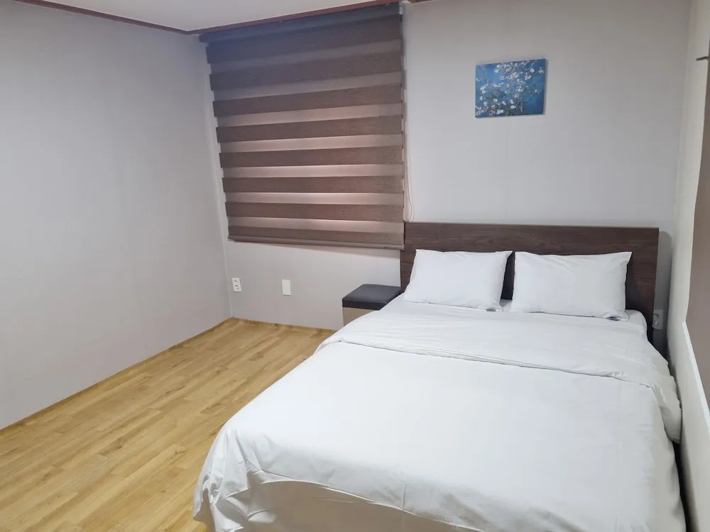 Charlie Hotel Jeju