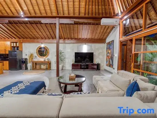 Lumira Villa 4BR Tropical Retreat in Uluwatu