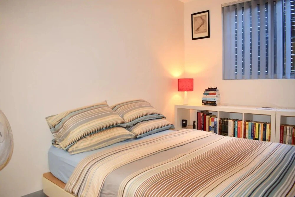 Tranquil 1 Bedroom Apartment With Sunny Courtyard