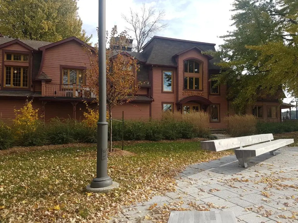 Cozy 1-Bedroom Suite #17 by Amazing Property Rentals
