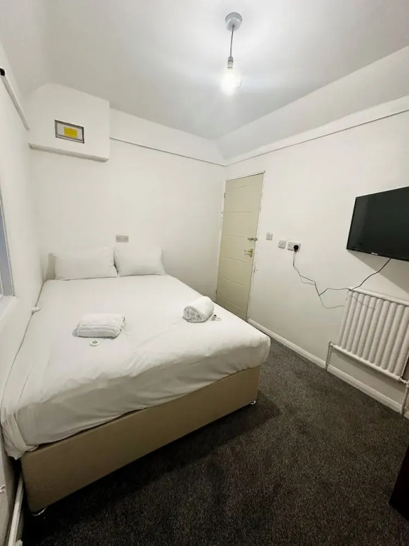 Gatwick Birchwood Lodge