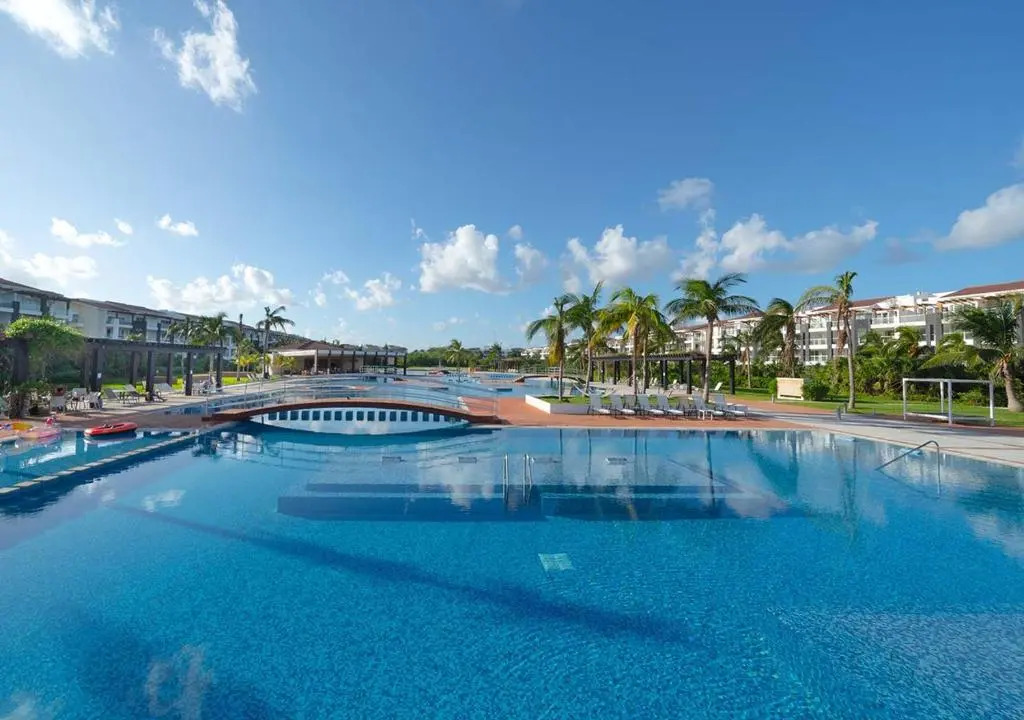 True Beachfront Condo - Corazon