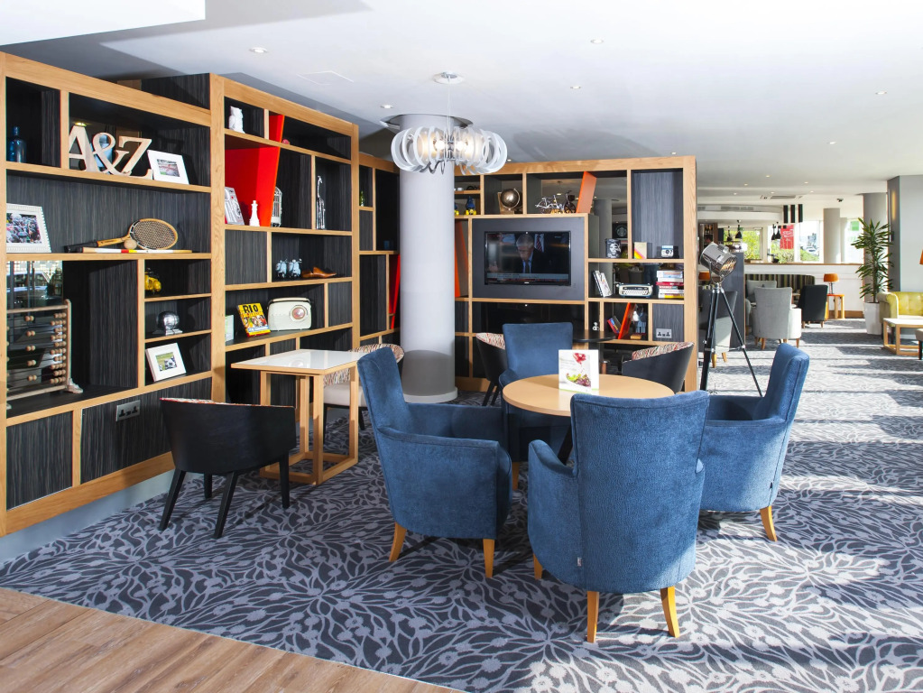 Holiday Inn London West by IHG