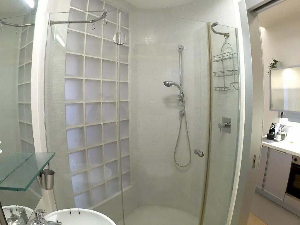 4AC Apartment