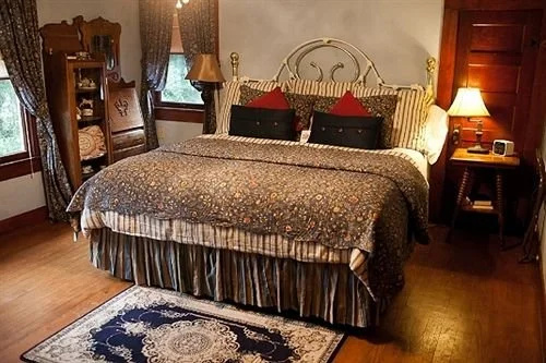 The Hale House Inn