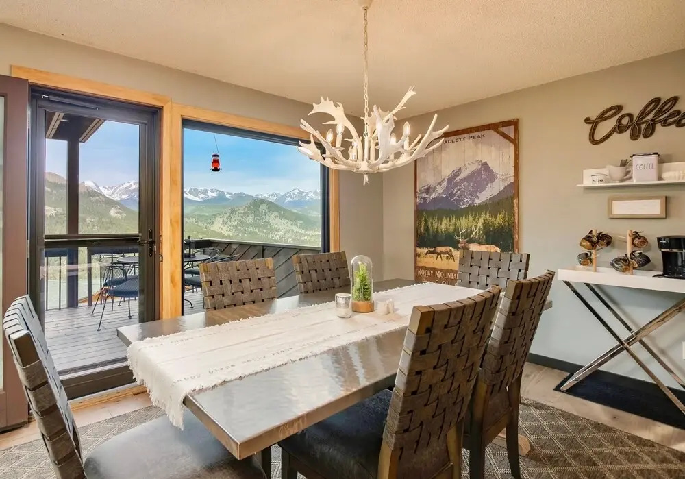 Cloud Camp Luxury  At Windcliff 2 Bedroom Home by RedAwning