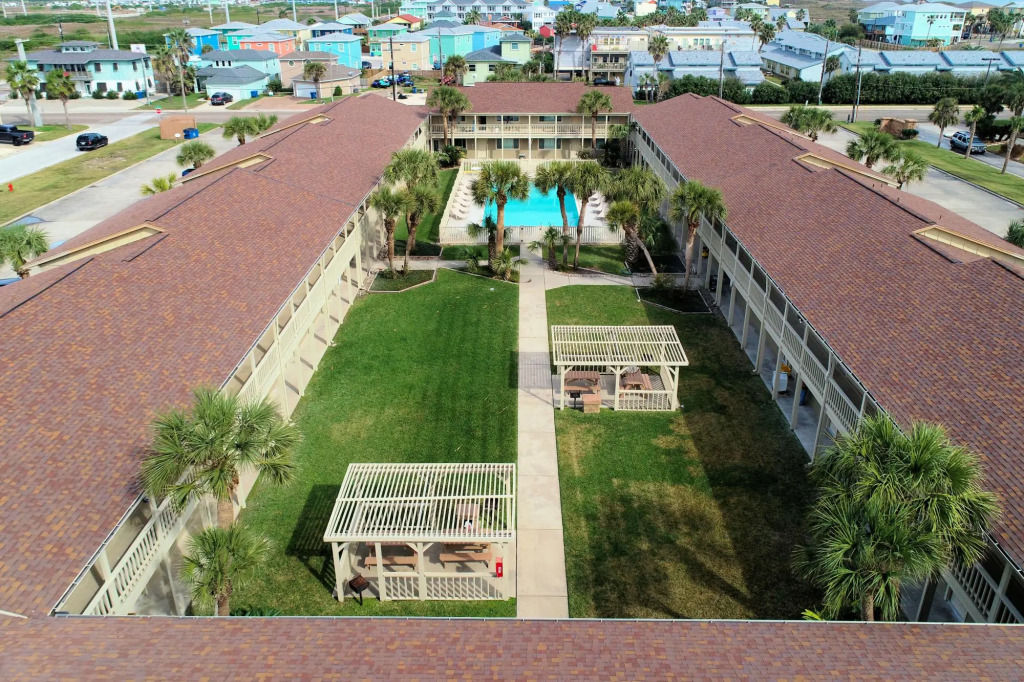 Courtyard #127 Condo