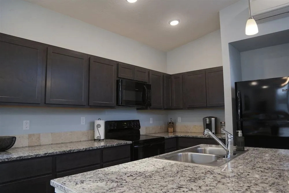 Smart-designed 2 Bed/2 Bath Home
