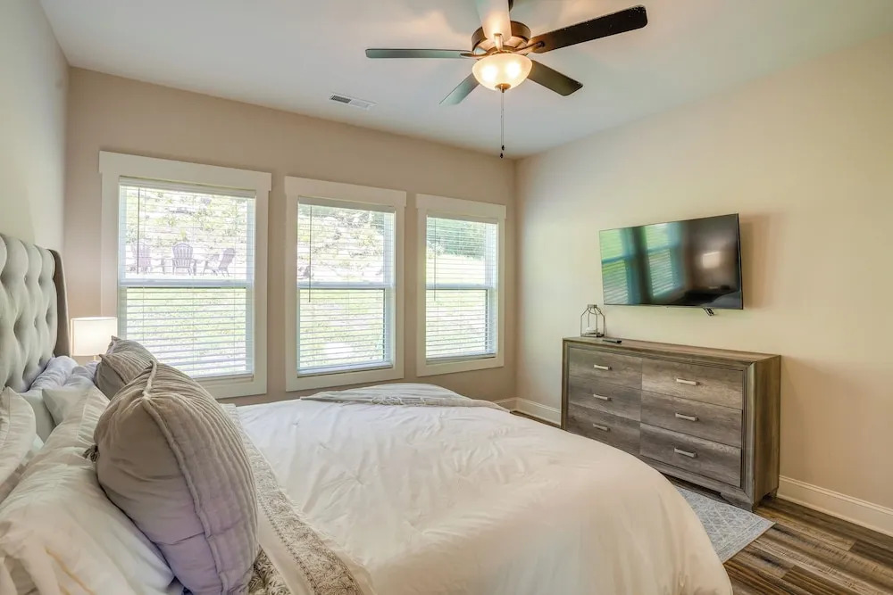 Wooded Escape w/ Beautiful Backyard + Mtn Views!