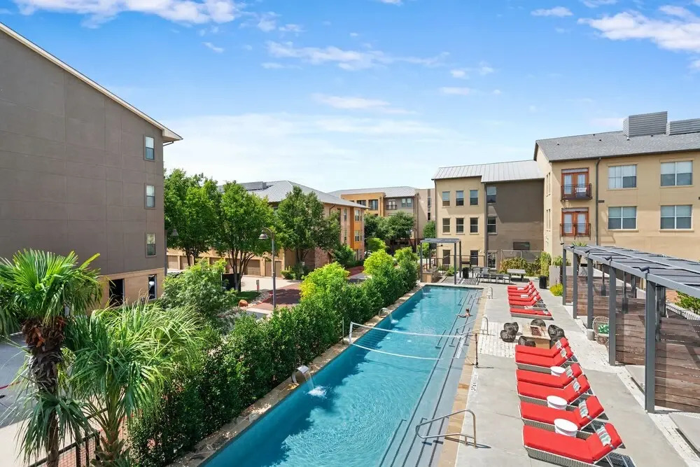 Plano Beautiful Studio Apartment