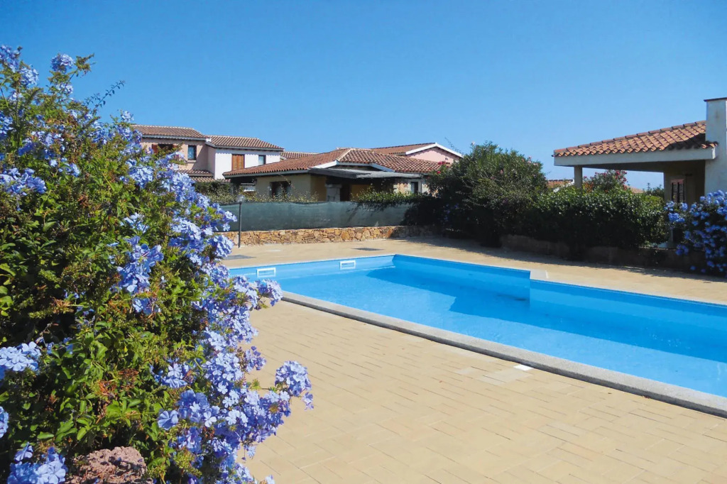 Apartment in Monte Petrosu with terrace