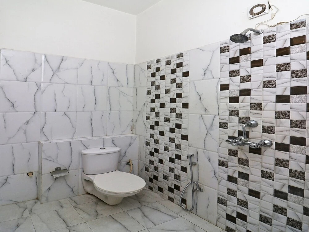 OYO 16592 Hotel Global Inn