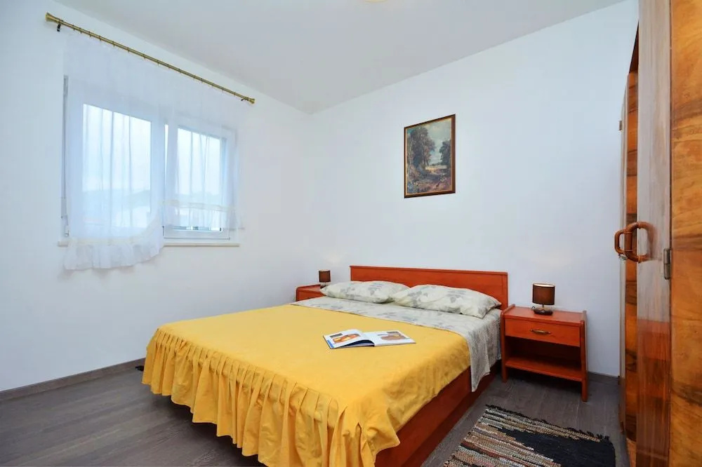 Apartments Jure Miljak
