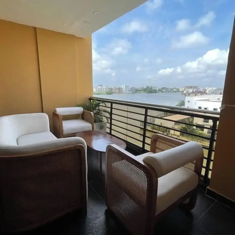 Cantec Apartment